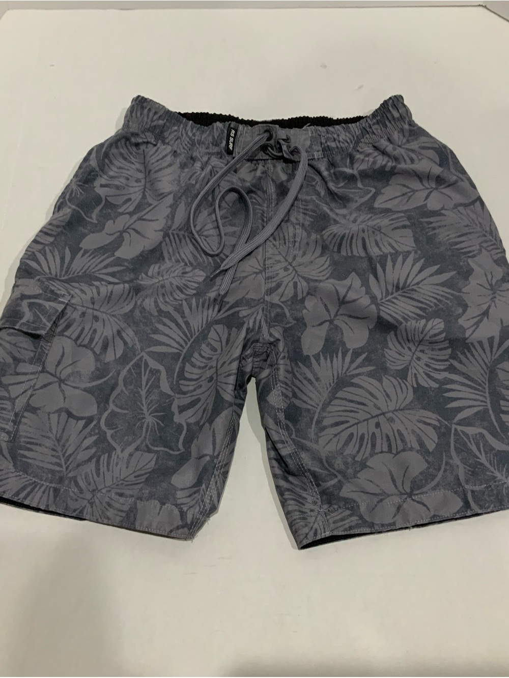 RS SURF Board Shorts - Swim Trunks Gray & Black Floral Design, Men’s Small